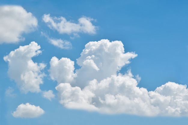 雲のある青空