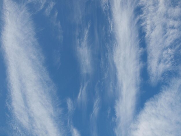 雲と青い空