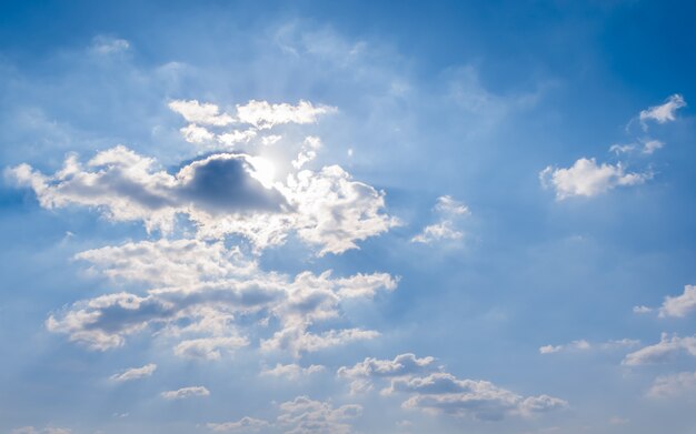 雲と青い空