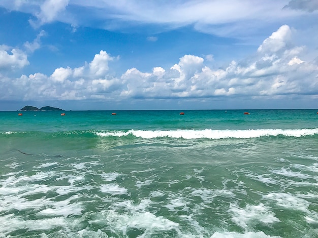 Photo blue sky with sea beach.