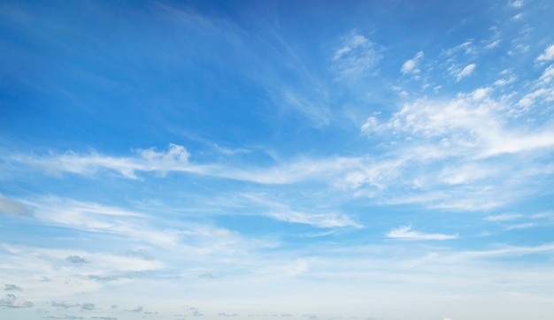 Photo blue sky with soft white cloud