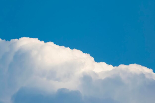 Blue sky with white cloud