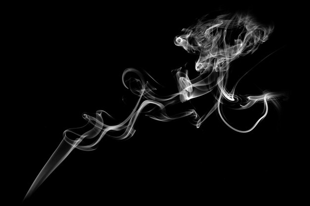 Фото Синий дым, изолированные на черном фоне. шаблон для дизайна