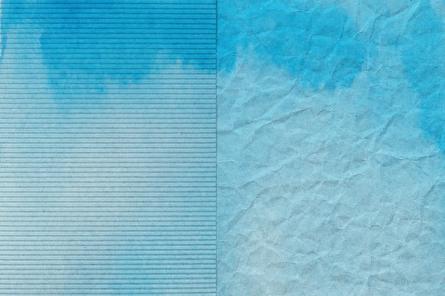 Синяя акварель на мятой бумаге и гофрокартоне