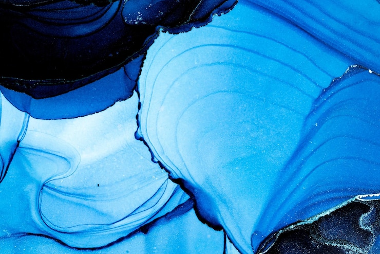 Photo blue and white glass in a dark room