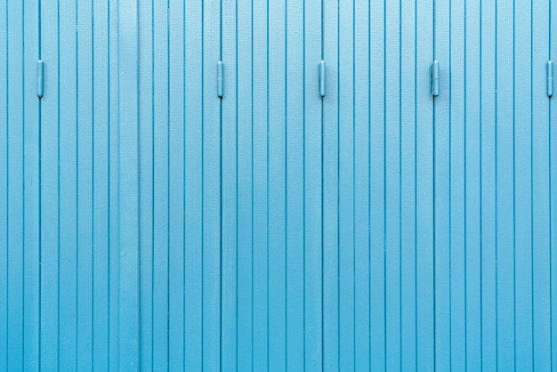 Finestra in legno blu