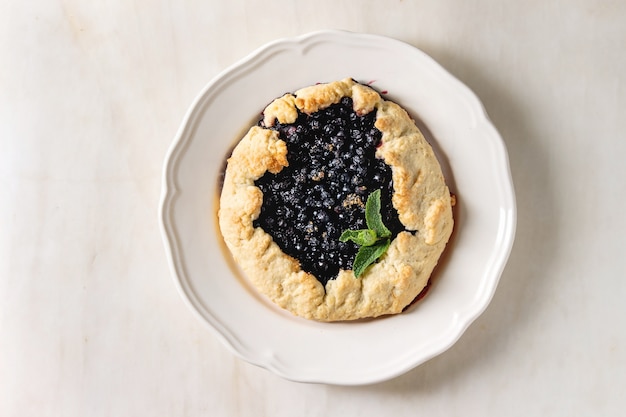 Blueberry biscuit pie