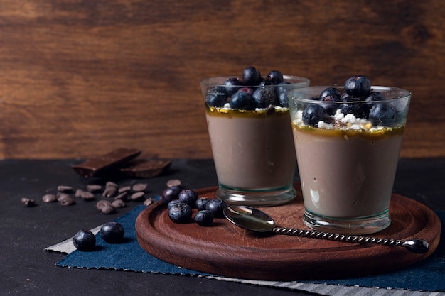 Blueberry and chocolate chips mousse