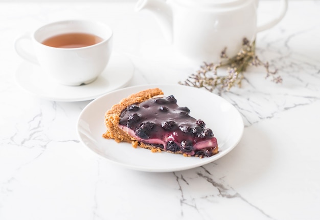 blueberry pie with tea