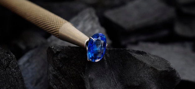 ювелирные изделия с голубыми бриллиантами