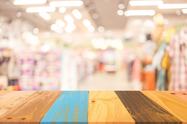 Blurred image of shopping mall and people