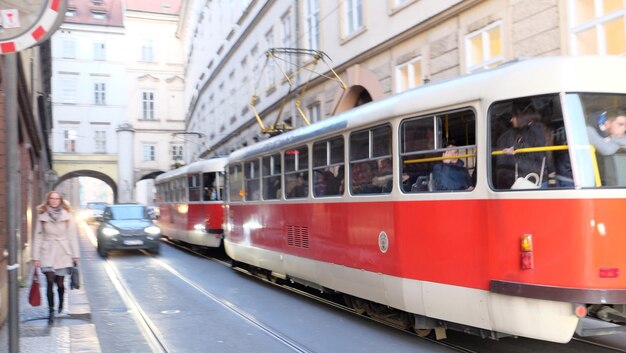 Photo blurred motion of train in city