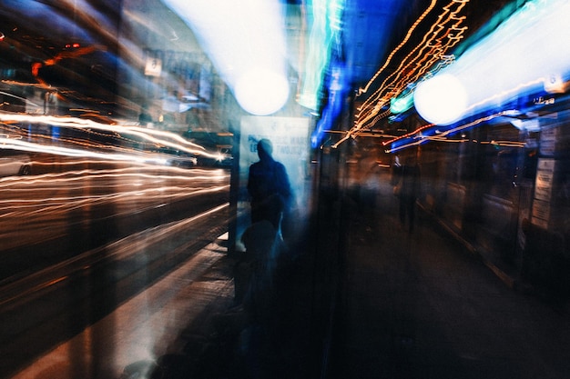 Photo blurred motion of train at night