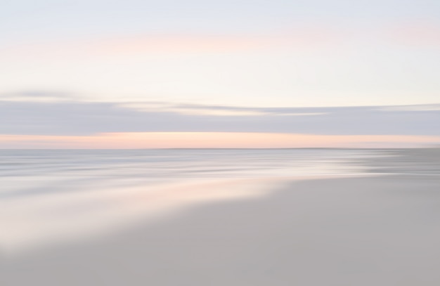 Foto paesaggio marino offuscata