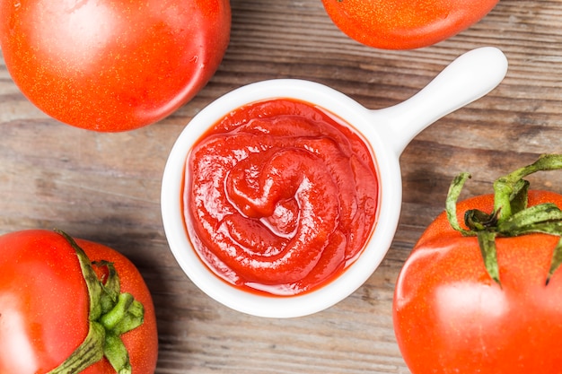 Foto salsa di pomodoro del consiglio di amministrazione