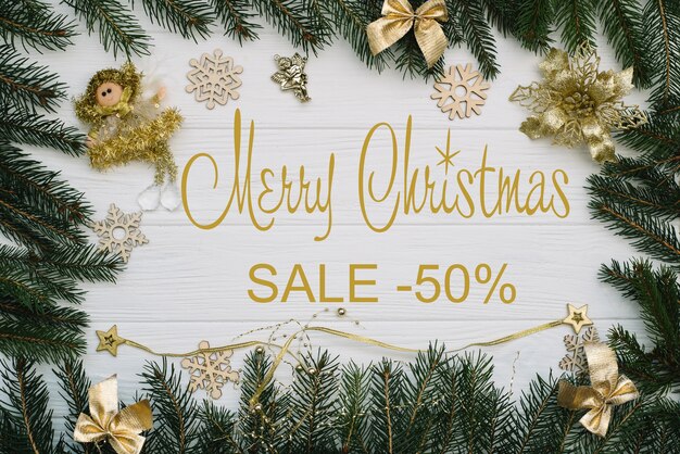 Доска с сообщением Merry Christmas sale.