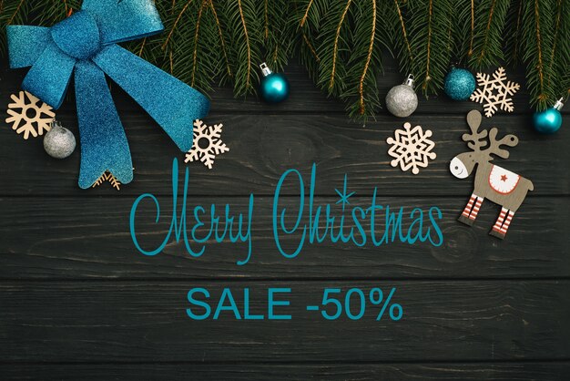 Доска с сообщением Merry Christmas sale.