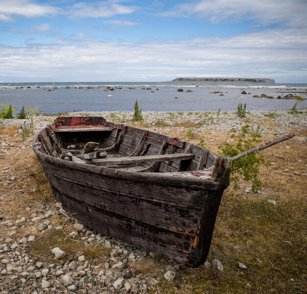 Фото Лодка у моря