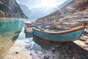 Photo boat on lake paron