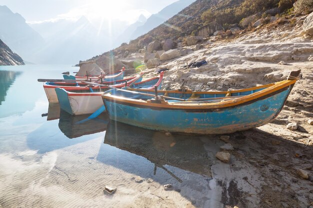 Photo boat on lake paron