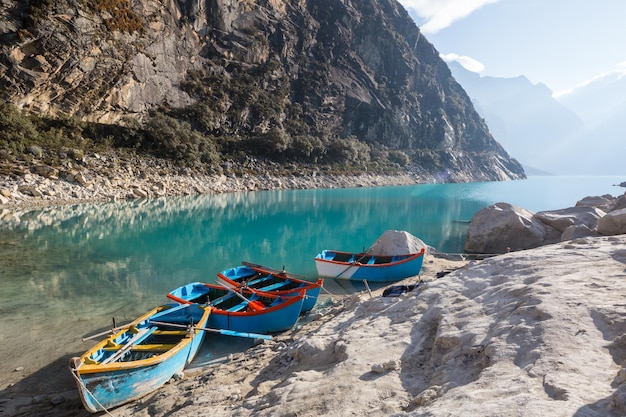 Photo boat on lake paron