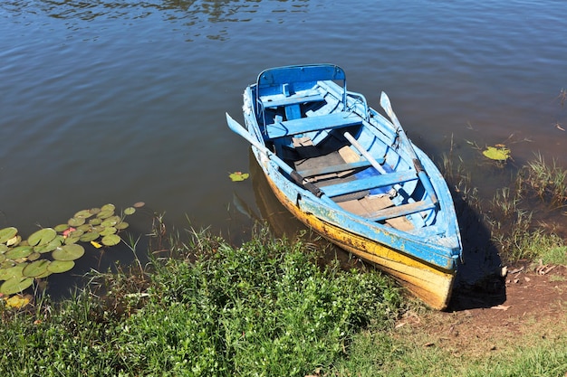 Photo boat in lake