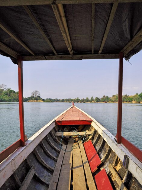 Photo the boat on mekong river on south laos