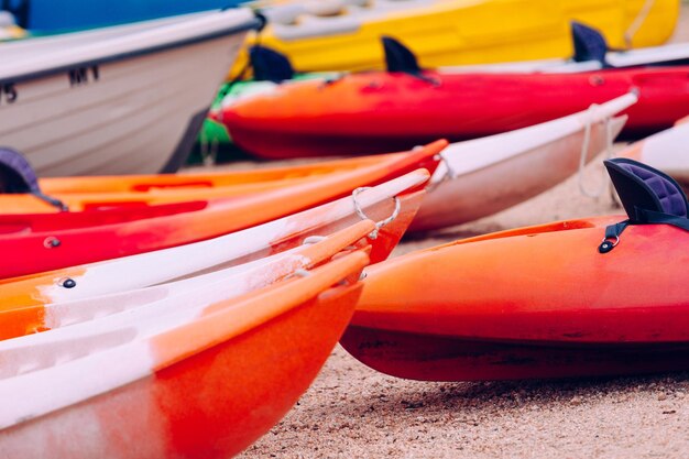 Foto barche sulla spiaggia