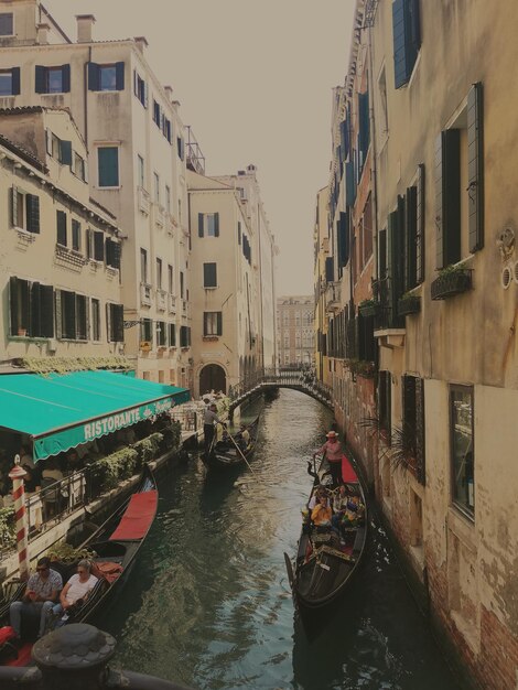 Photo boats in canal