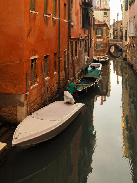 Photo boats in canal