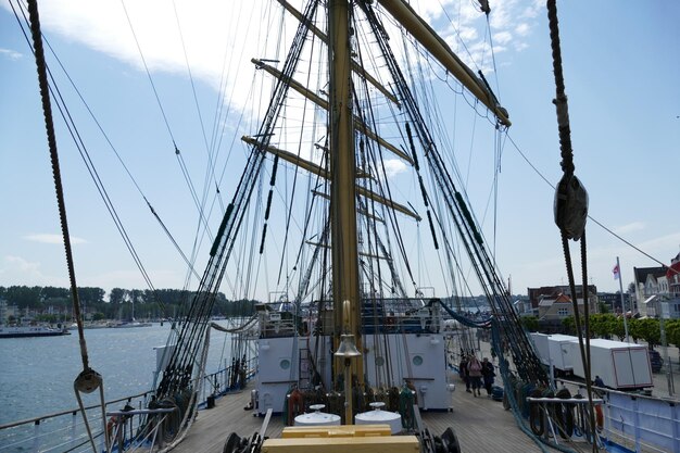 Foto barche ormeggiate al porto