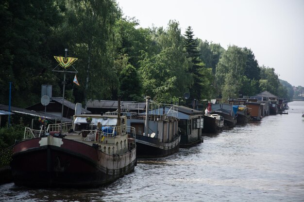 Photo boats in river