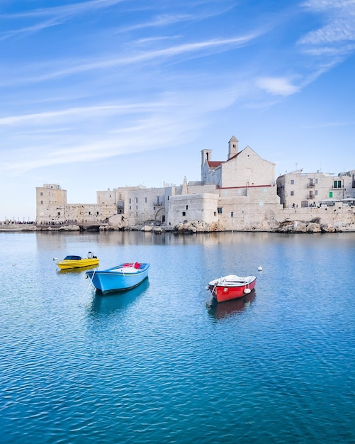 boats in sea against sky