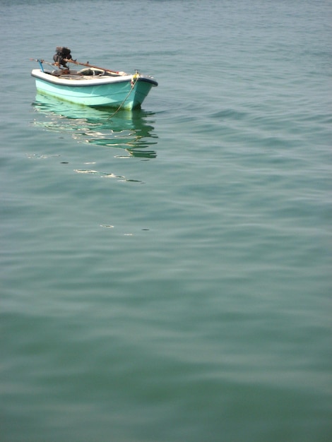 Лодки в море