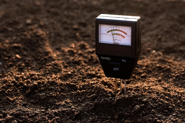 Foto bodem ph-meter en bodemvruchtbaarheidsmeter voor teelt