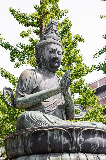 Boeddhabeeld Asakusa Tempel in Tokyo Japan