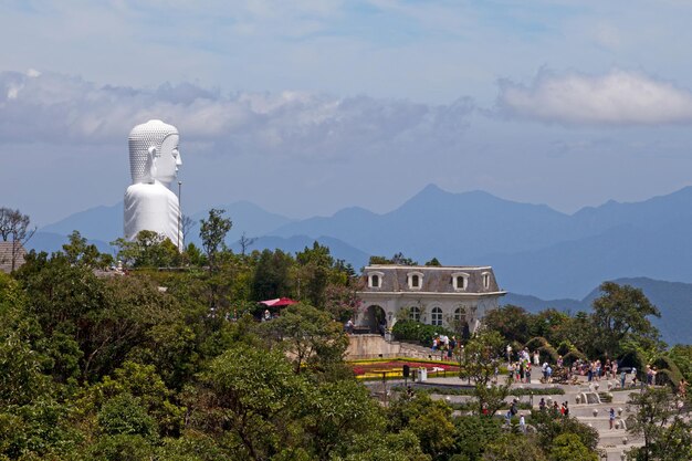 Boeddhabeeld bij de Linh Ung-pagode in Ba Na Hills