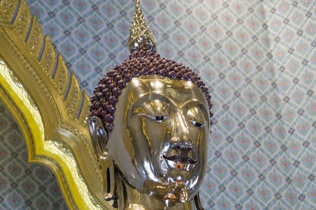 Boeddhabeeld gemaakt in goud