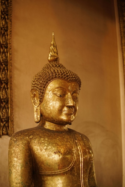 Boeddhabeeld in schaamtempel van thailand