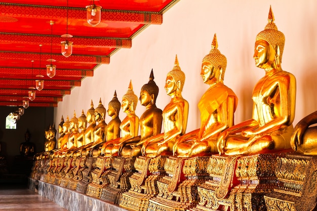 Boedha in Wat Pho-Tempel in Bangkok, Thailand.