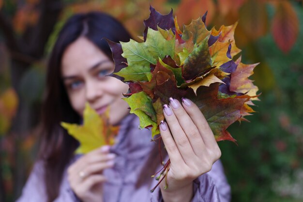 Boeket van gevallen herfstbladeren