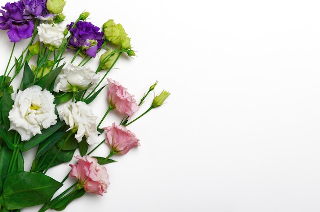 Boeket van kleurrijke bloemen eustoma