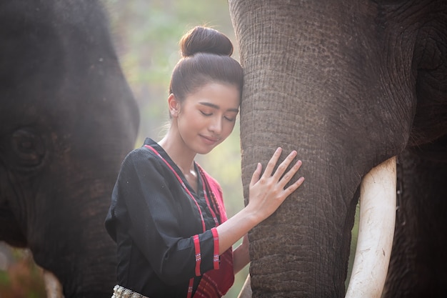 Boer en olifant Aziatische cultuur