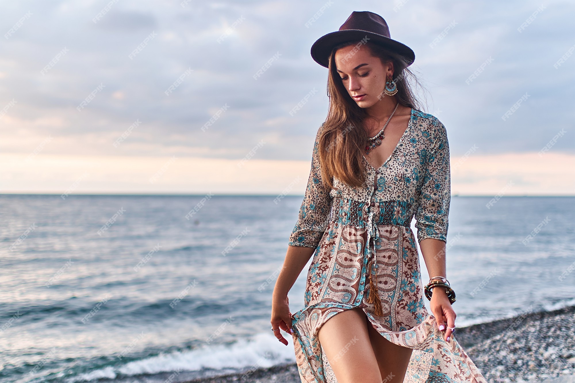 Premium Photo | Boho Chic Woman Wearing Long Dress And Felt Hat