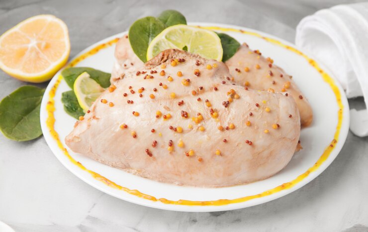 삶은 치킨 필렛 근접 촬영입니다.