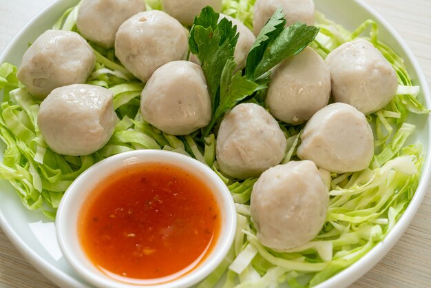 Boiled Fish Balls with Spicy Dipping Sauce