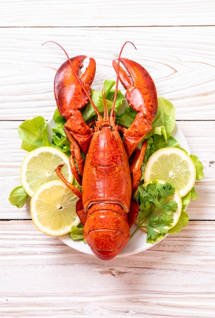 Boiled lobster with vegetable and lemon