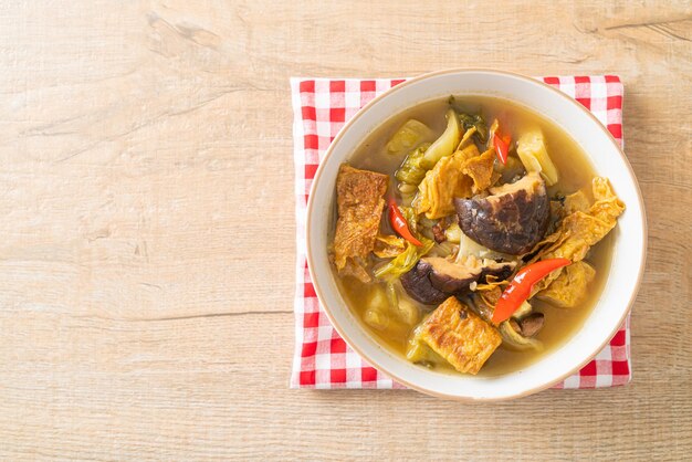 Boiled pickled cabbage and bitter gourd soup