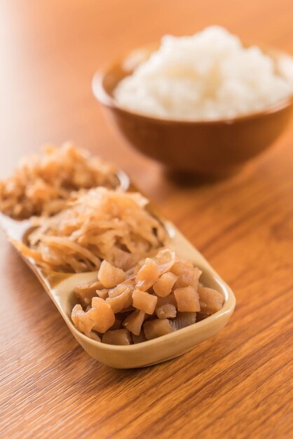 Boiled rice with Pickled radish