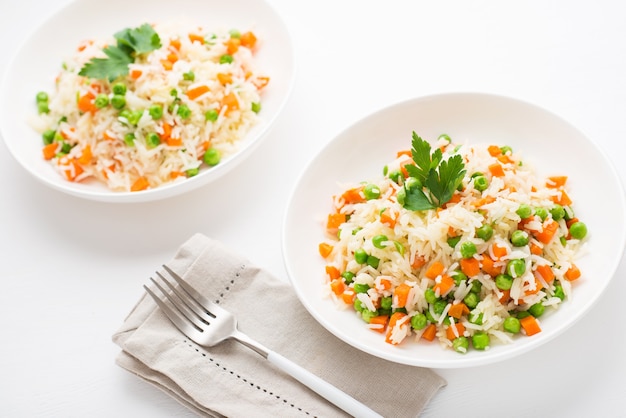 Boiled rice with vegetables